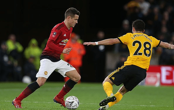 亘在他面前 亘在他面前